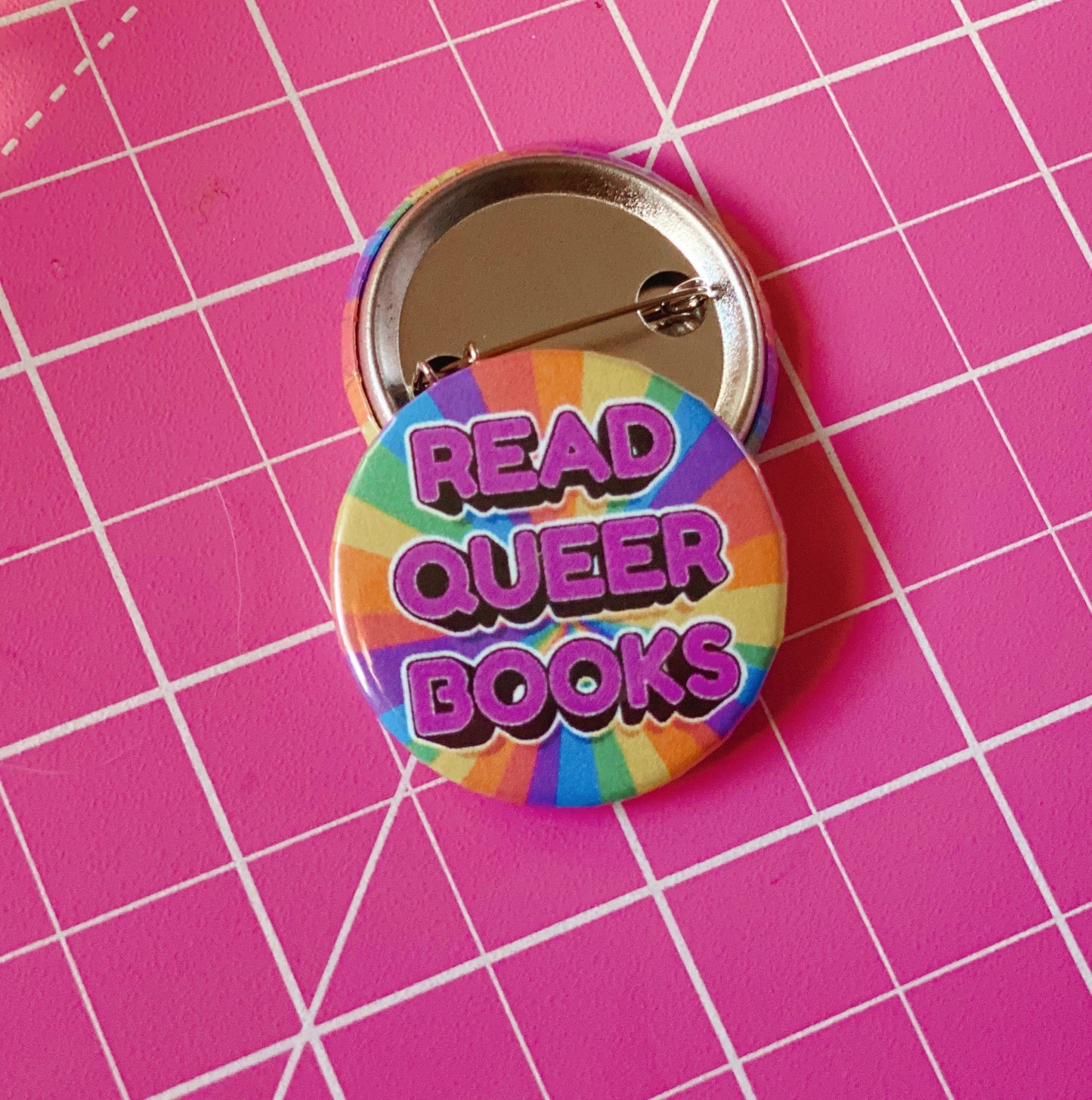 Read Queer Books | Pin-Back Button - Inkwell & Ivy